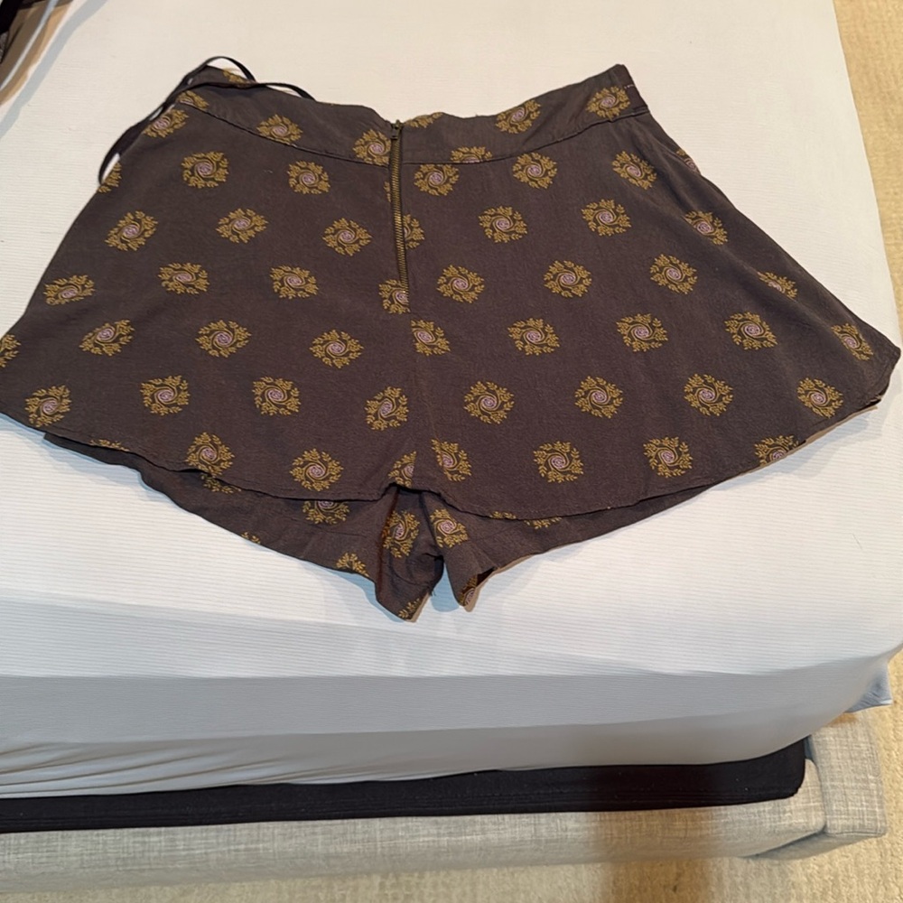 Skort - Picture 4 of 10